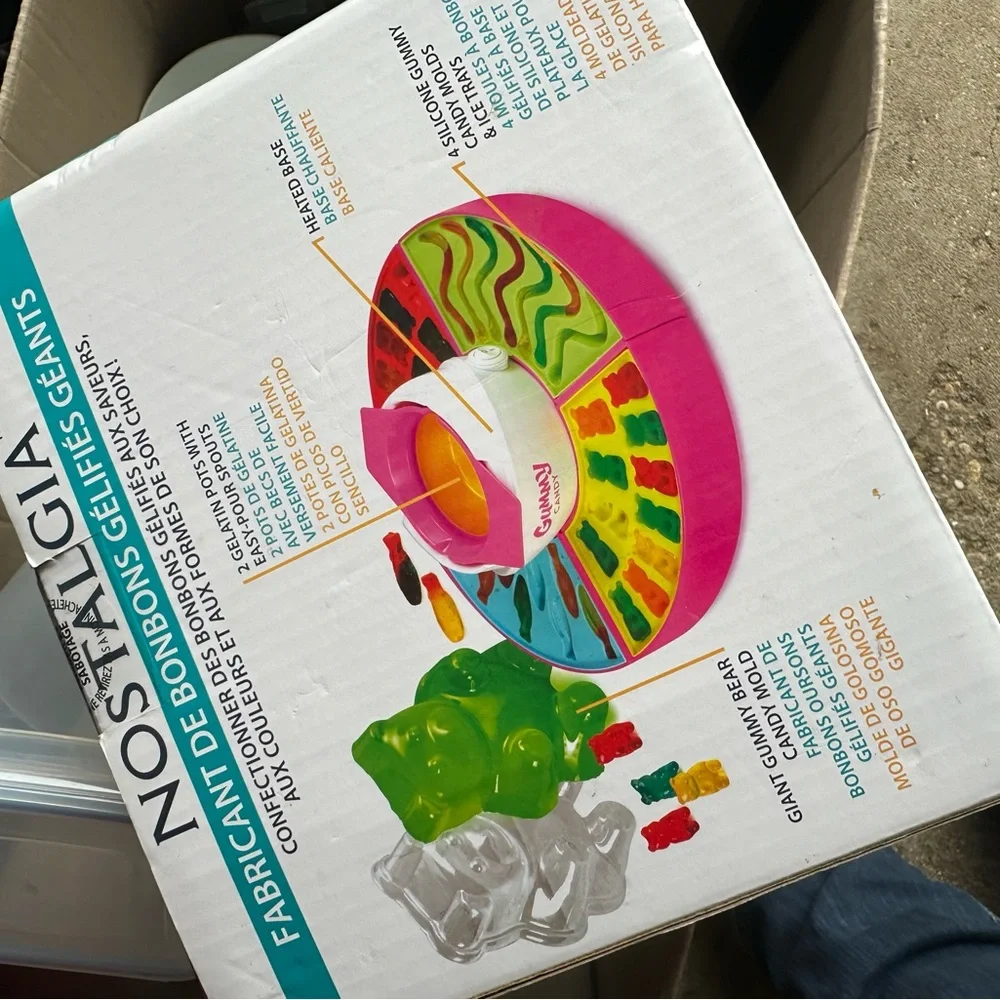Nostalgia Pink‎ and Green Candy Maker